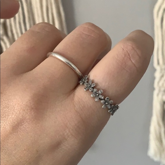 Pandora Flower Crown Ring